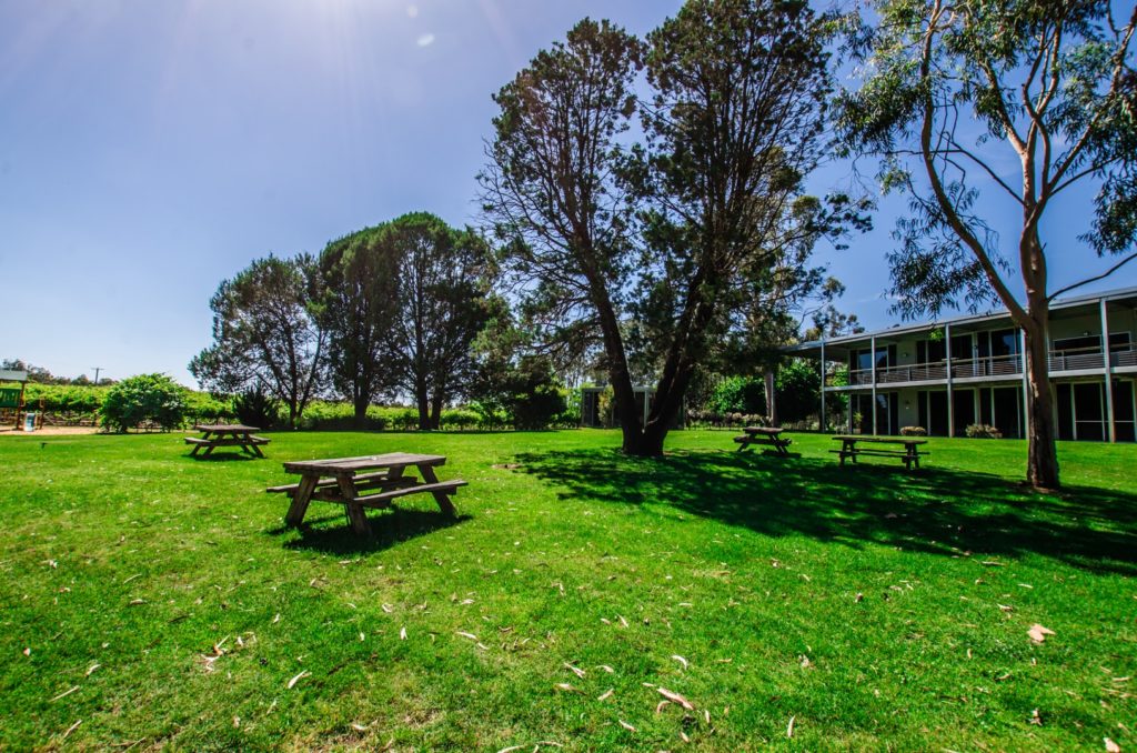16-cape-horn-vineyard-villa-gardens